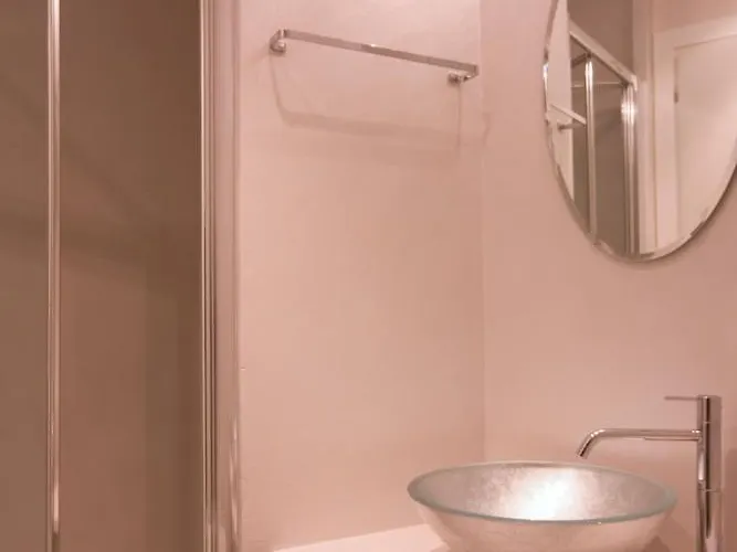 Konukevi Intra' Residenza In Trastevere Roma